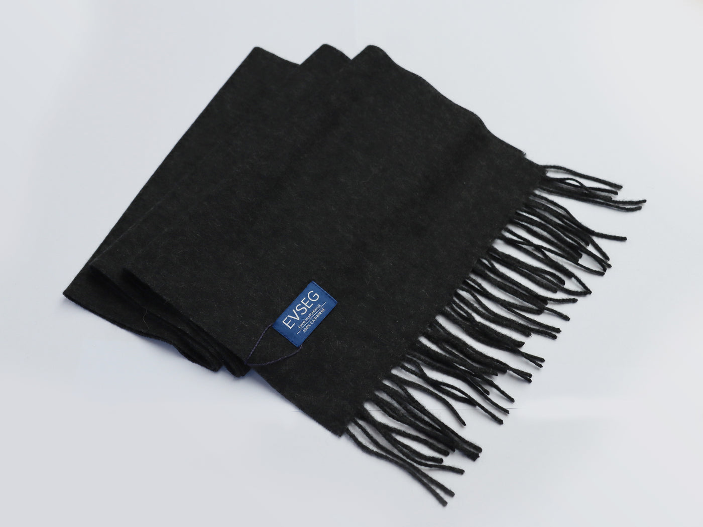 Elegant dark grey cashmere scarf with fringed edges, made from 100% Mongolian cashmere